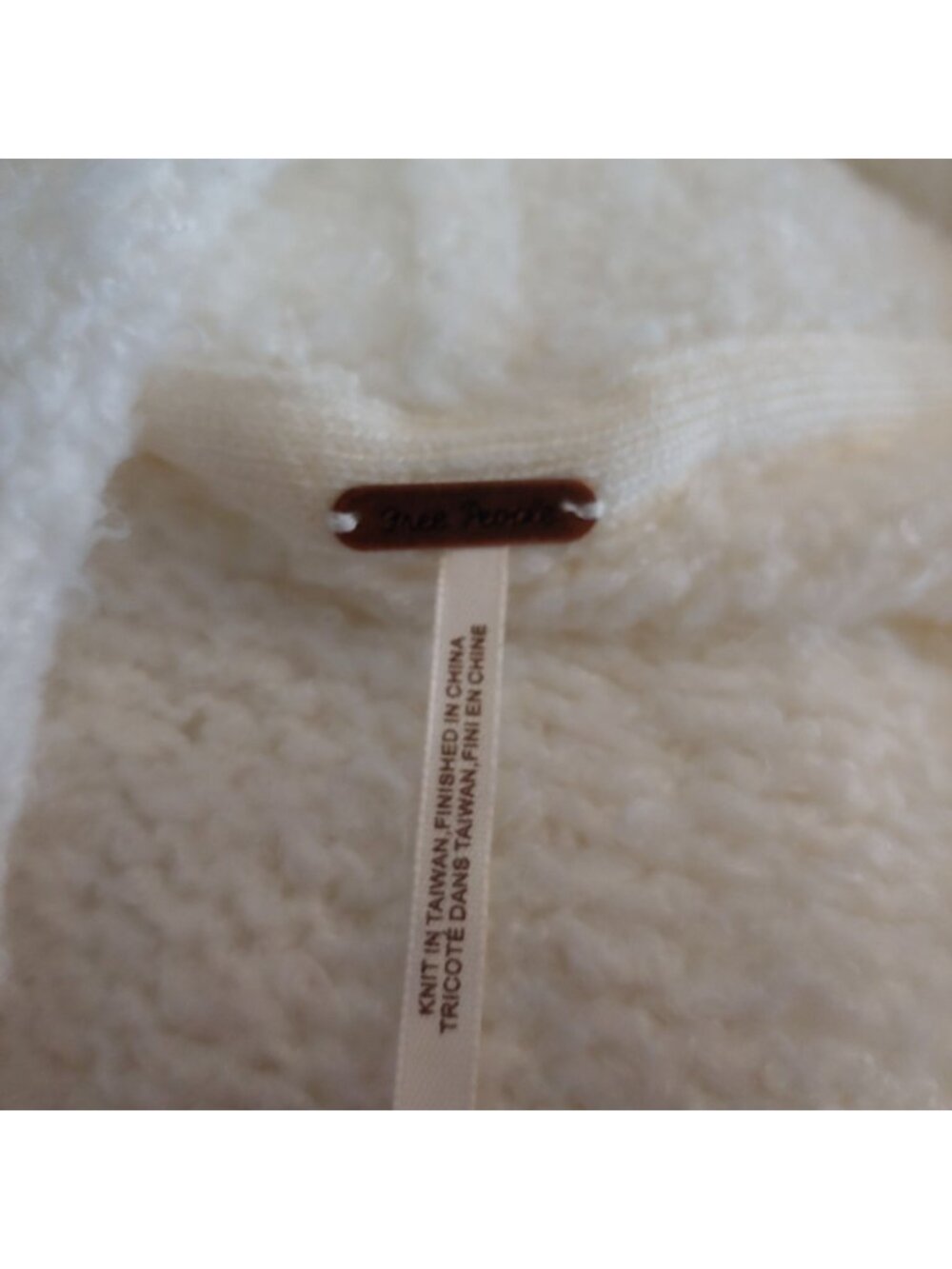 Free People Sweater Fluffy Chunky Knit Cropped Turtleneck Ivory Après Ski SP - Picture 7 of 14